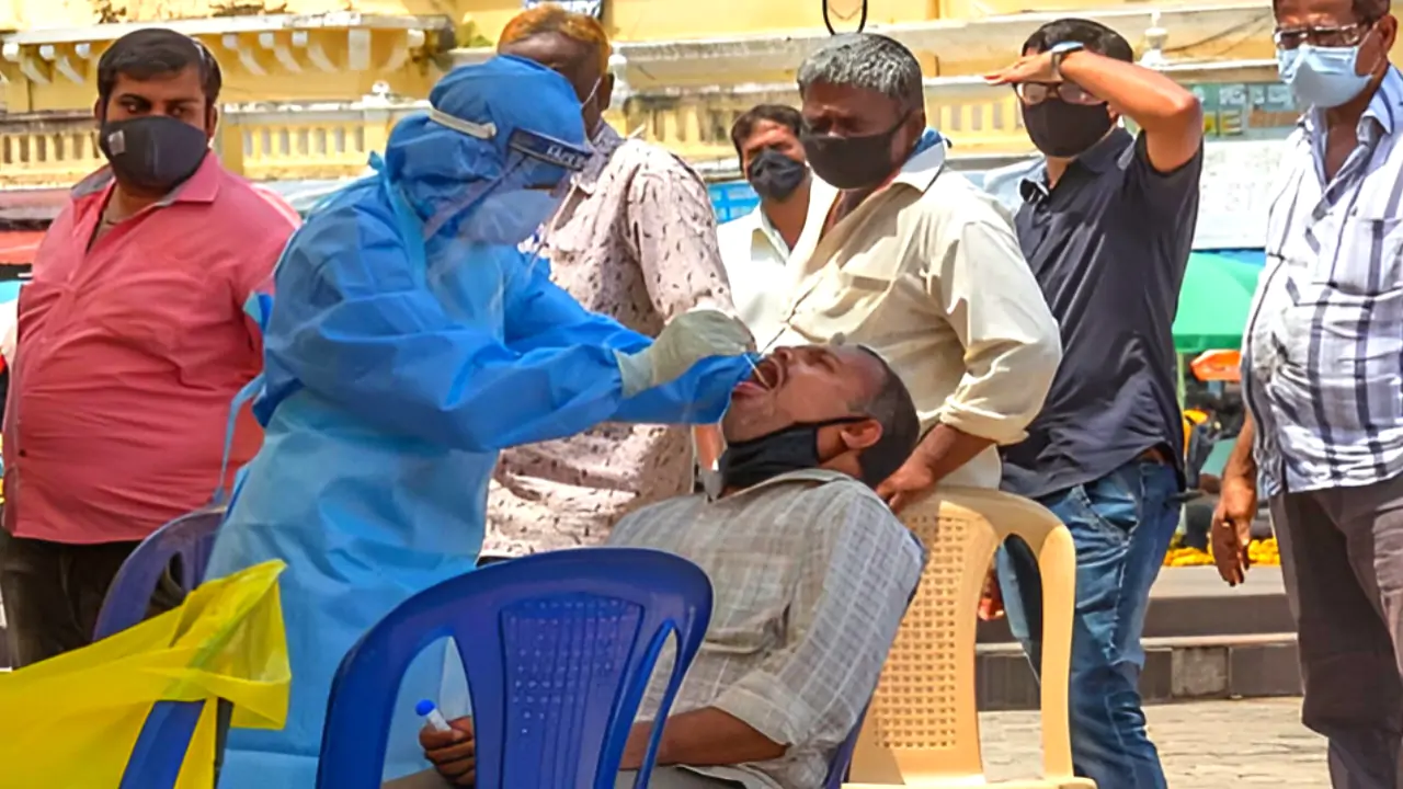 সরকার বলছে এক, রিপোর্ট বলছে চার গুণ বেশি! ২০২১-এ কোভিডে মৃত্যু ঘিরে বিস্ফোরক তথ্য