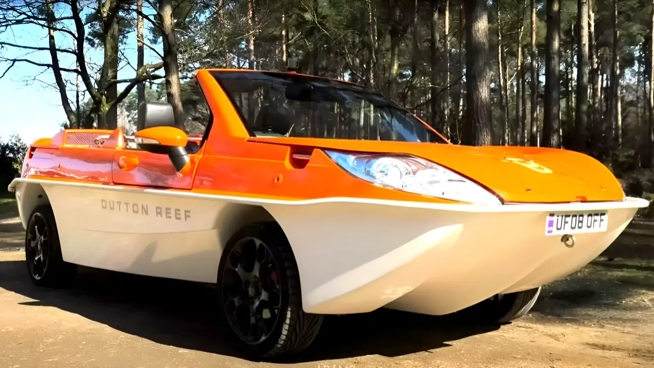 গাড়ি না নৌকা? বাবা-ছেলের কান্ড দেখে হতবাক! নেট দুনিয়া