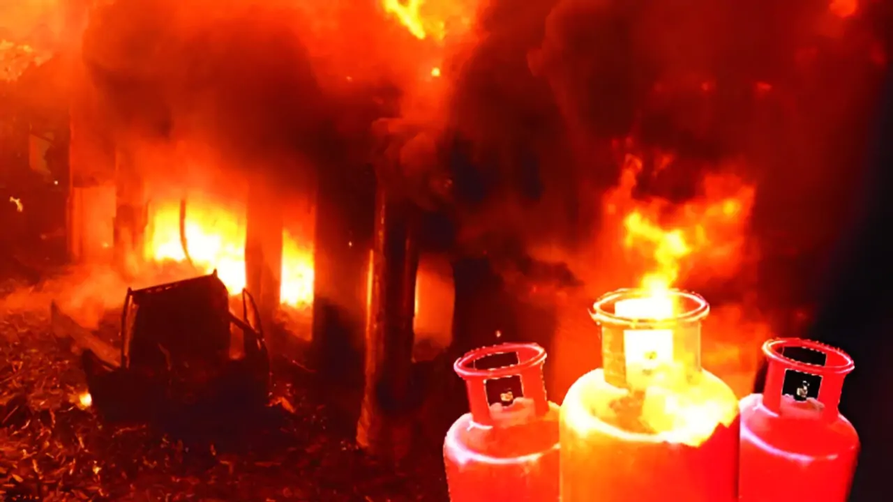 কোটি কোটি টাকা পুড়ে গেল আগুনে! সাতগাছিয়ার বিস্ফোরণের ঘটনা বুক কাঁপিয়ে দেবে আপনার