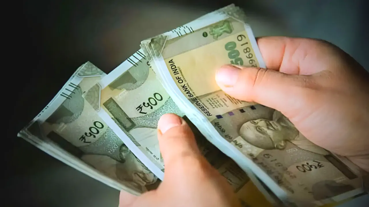 ৫০০ টাকার নোট কি সত্যিই বাতিল হতে চলেছে? নীরব কেন্দ্রীয় সরকার, দানা বাঁধছে জল্পনা