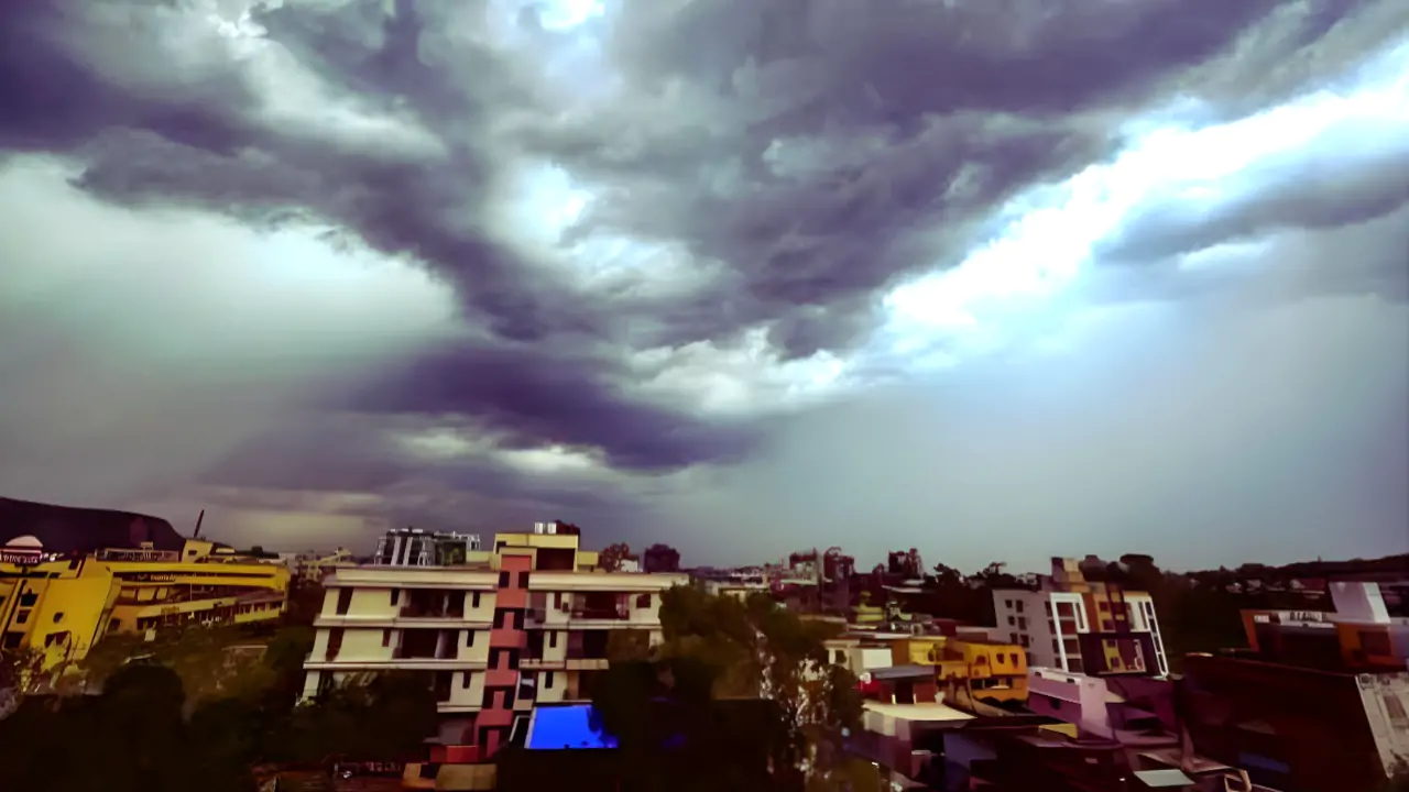 Today's Weather : ঝড় নাকি রোদ্দুর? আজ কোন চমক দিতে চলেছে আবহাওয়া? জানুন