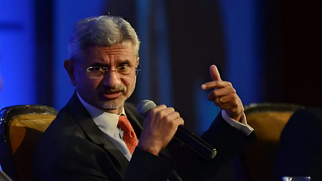 ‘একদম ভিতরে ঢুকে মারব!’ পাকিস্তানকে হুঁশিয়ারি দিলেন জয়শঙ্কর, ইউরোপে শুরু হল অপারেশন সিন্দুর?