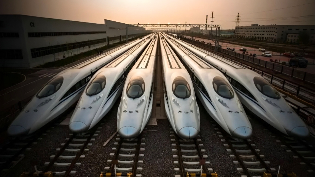 Bullet Train : মাত্র ১৫ বছরেই বিশ্বের সেরা! চিনের রেল বিপ্লবের মাঝে ভারত এখনও স্বপ্নের বুলেট ট্রেনের অপেক্ষায়!