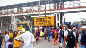রাস্তায় গোপনাঙ্গে হাত দেওয়ার চেষ্টা! বারাসাত রেল গেটের কাছে ঘটে গেলো মর্মান্তিক ঘটনা