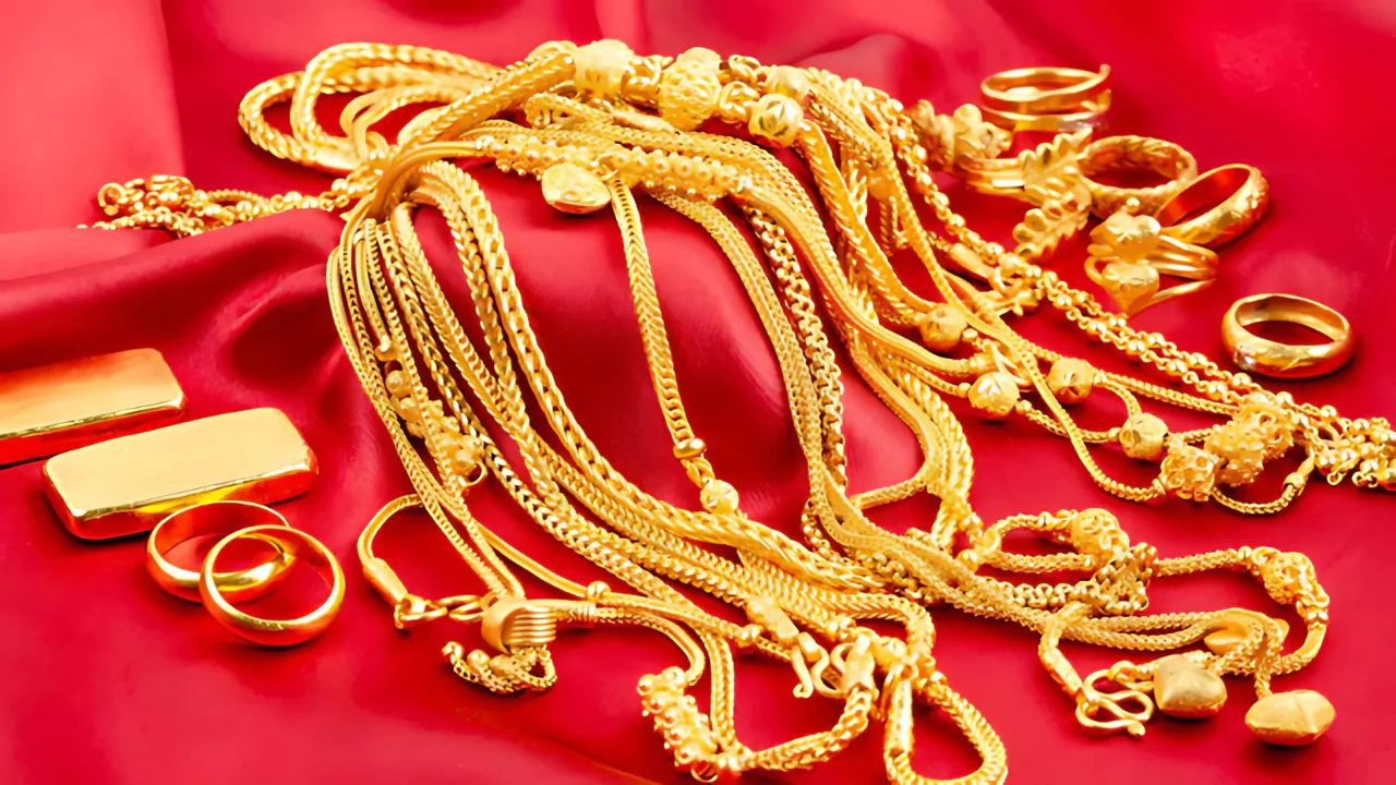 Gold Rate : সোনা নামল না বাড়ল? ১৮ জুনে দাম দেখে চমকে উঠছেন গৃহিণীরা ও বিনিয়োগকারীরা