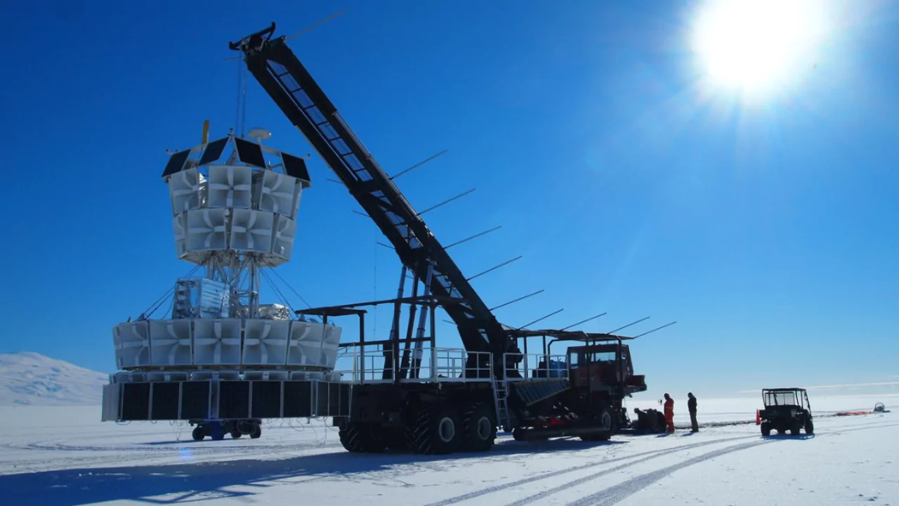 অজানা তরঙ্গ! অ্যান্টার্কটিকার বরফের নিচে কী লুকিয়ে রয়েছে? বিজ্ঞানীদের ঘুম কেড়ে নিল এক সংকেত