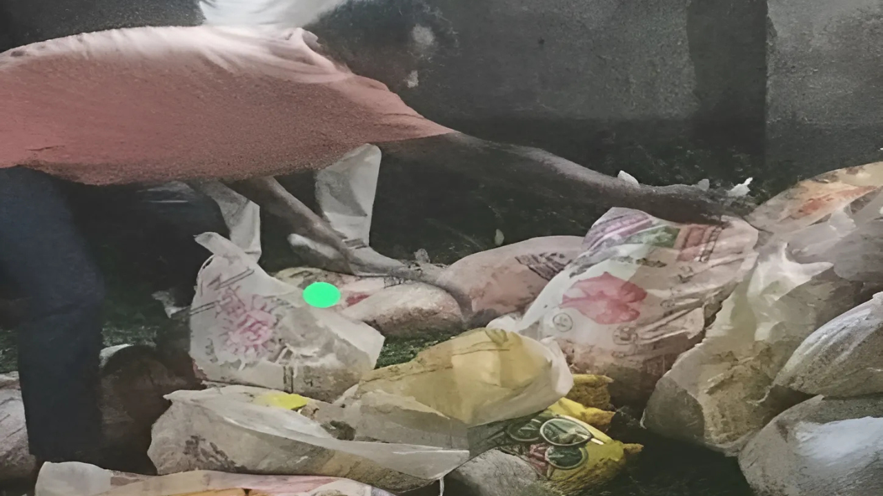 শ্রীরামপুরে গুদাম থেকে উদ্ধার ৫০০০ লিটার ভেজাল তেল, গ্রেপ্তার ২