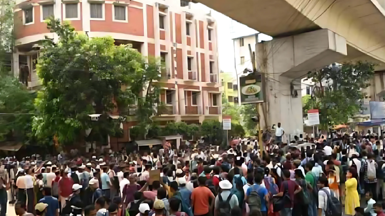 SSC protest Kolkata : ২৫ জুন ফের উত্তাল হবে এসএসসি ভবন চত্বর, গ্রুপ সি-ডি অধিকার মঞ্চের কর্মসূচি ঘিরে প্রস্তুতি তুঙ্গে