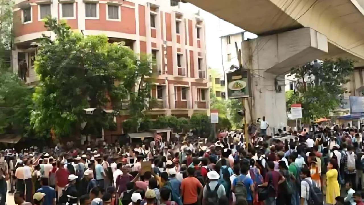 SSC protest Kolkata : ২৫ জুন ফের উত্তাল হবে এসএসসি ভবন চত্বর, গ্রুপ সি-ডি অধিকার মঞ্চের কর্মসূচি ঘিরে প্রস্তুতি তুঙ্গে