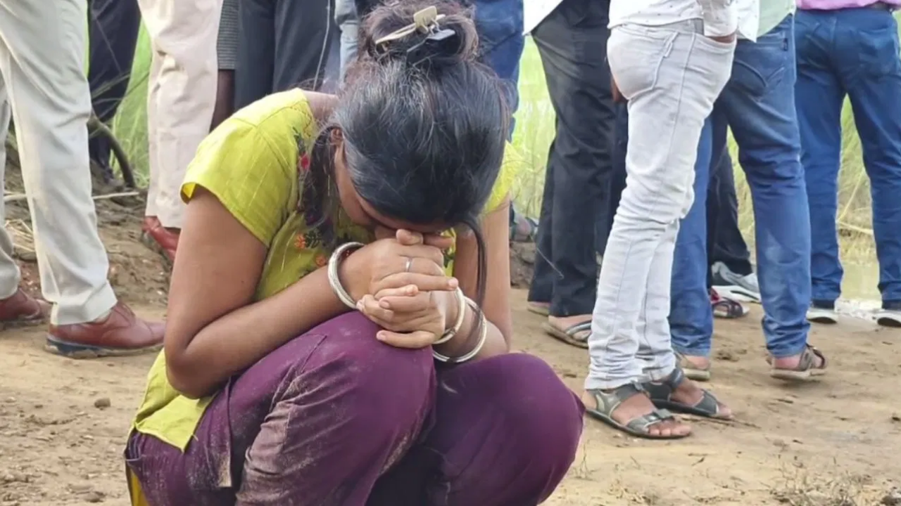 দ্বারকেশ্বর নদে তীব্র স্রোতে তলিয়ে গেল তিন স্কুলপড়ুয়া, নিখোঁজ এখনও