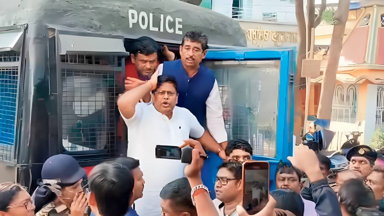 'জঙ্গল রাজ'-এর অভিযোগ! সোনাগাছির কর্মীদের সঙ্গে পুলিশের তুলনা করে বিতর্কে সুকান্ত মজুমদার