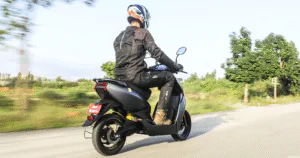 লং-রেঞ্জের Electric Scooter-এর খোঁজ? ১৬১ কিমি রেঞ্জ নিয়ে বাজারে Ather 450S