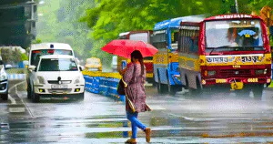 ঘূর্ণাবর্তের দাপটে ভাসবে দক্ষিণবঙ্গ! সতর্ক থাকুন, আসছে প্রবল বৃষ্টি!